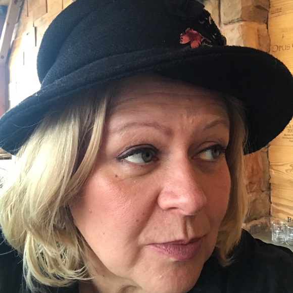 Meet your Posher, Jana - Picture 2 of 5